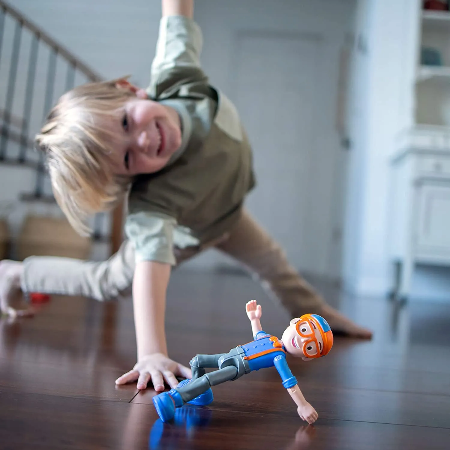 Blippi Talking Figure, 9-inch Articulated Toy with 8 Sounds and Phrases, Poseable Figure Inspired by Popular YouTube Edutainer